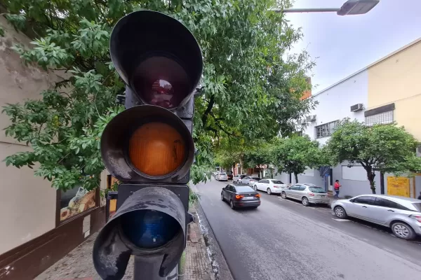Los semáforos en la capital, un problema que no tiene fin