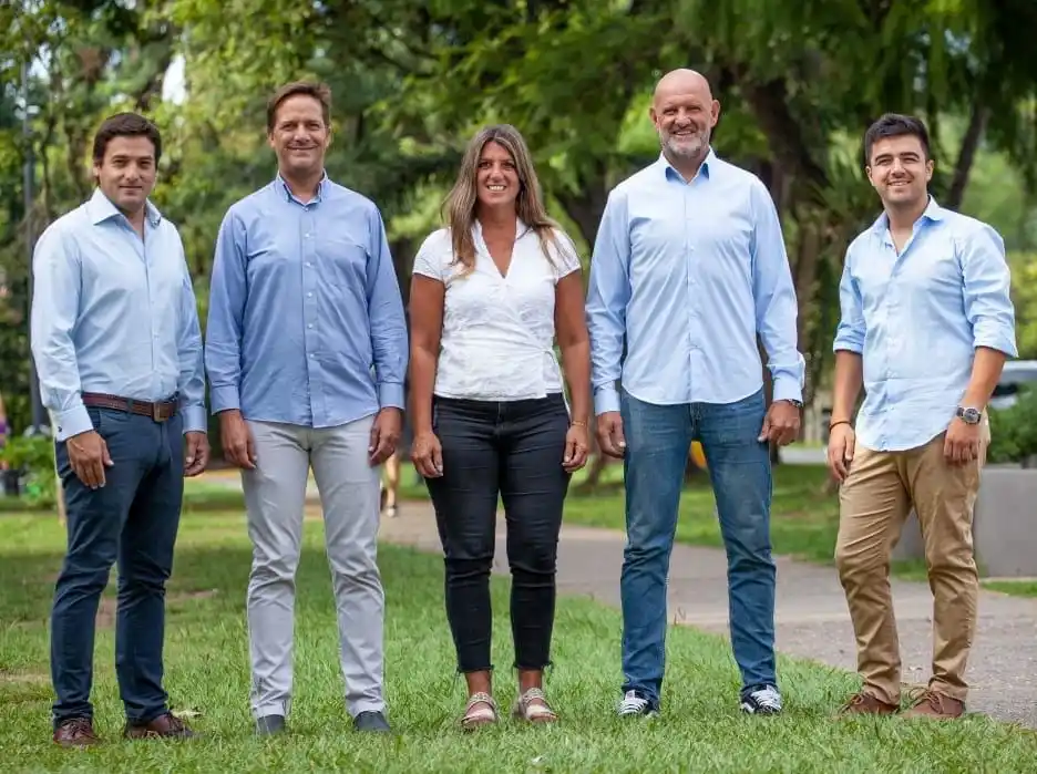 Dimes y diretes: La recorrida de Betty Ávila, un enroque en Yerba Buena y 6.000 repelentes