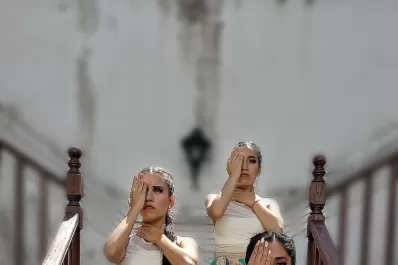 Un “Exilio interno” que sirve para confrontar los mandatos sociales