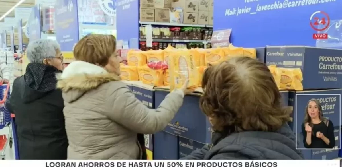 Atraídos por el cambio, chilenos cruzan a Argentina para hacer compras