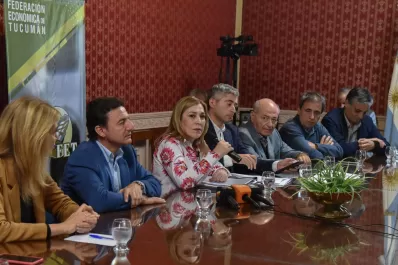 Beatriz Ávila se reunió con jóvenes de la FET y prometió que continuará con el Alivio Fiscal
