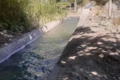 Tragedia en San Juan: un bebé murió ahogado al caer a un canal de riego