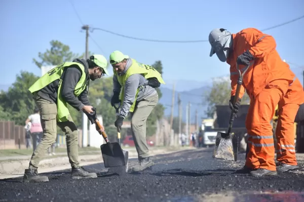 Con obras de pavimentación mejoran la zona lindera al Mercofrut