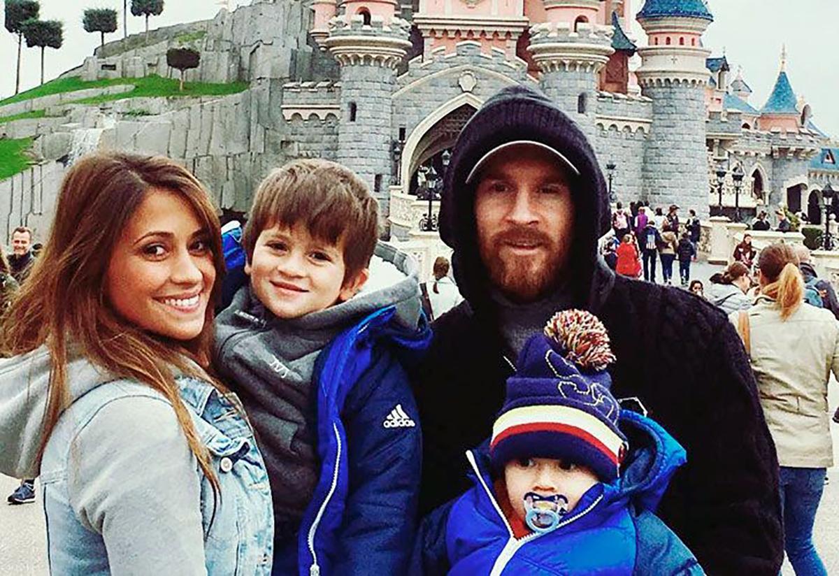 Messi fue a Euro Disney con su familia