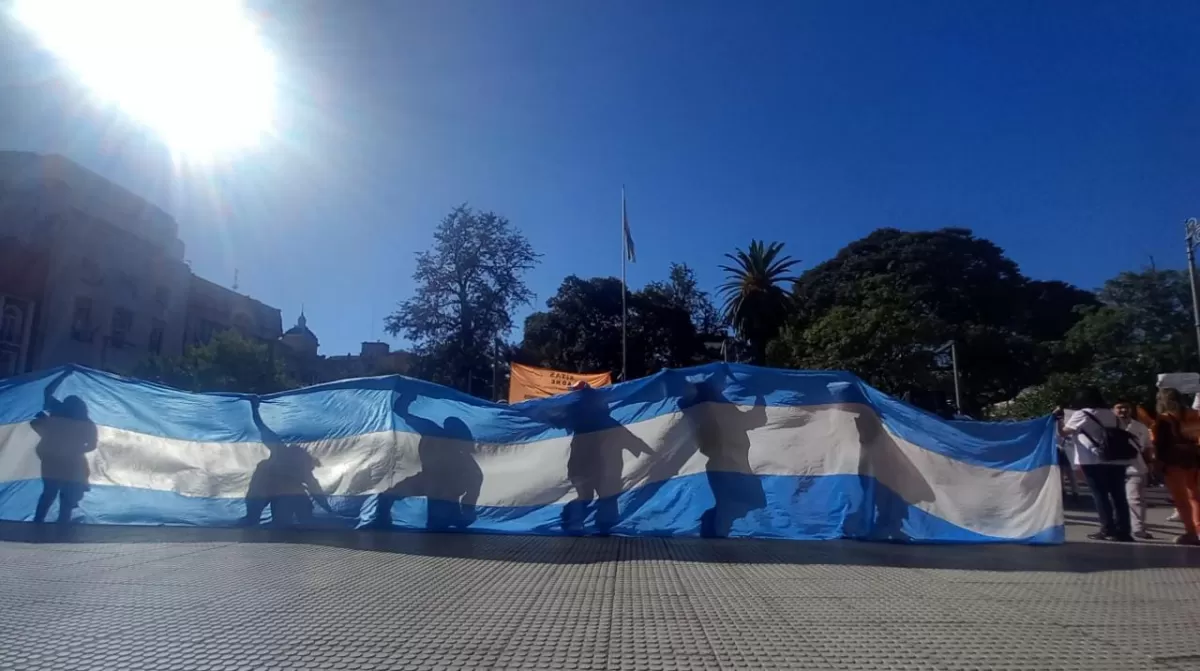 Protesta de Sitas en la plaza Independencia. FOTO LA GACETA / Analía Jaramillo