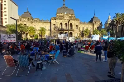 La marcha de antorchas de piqueteros se replicará en Tucumán: dónde y a qué hora