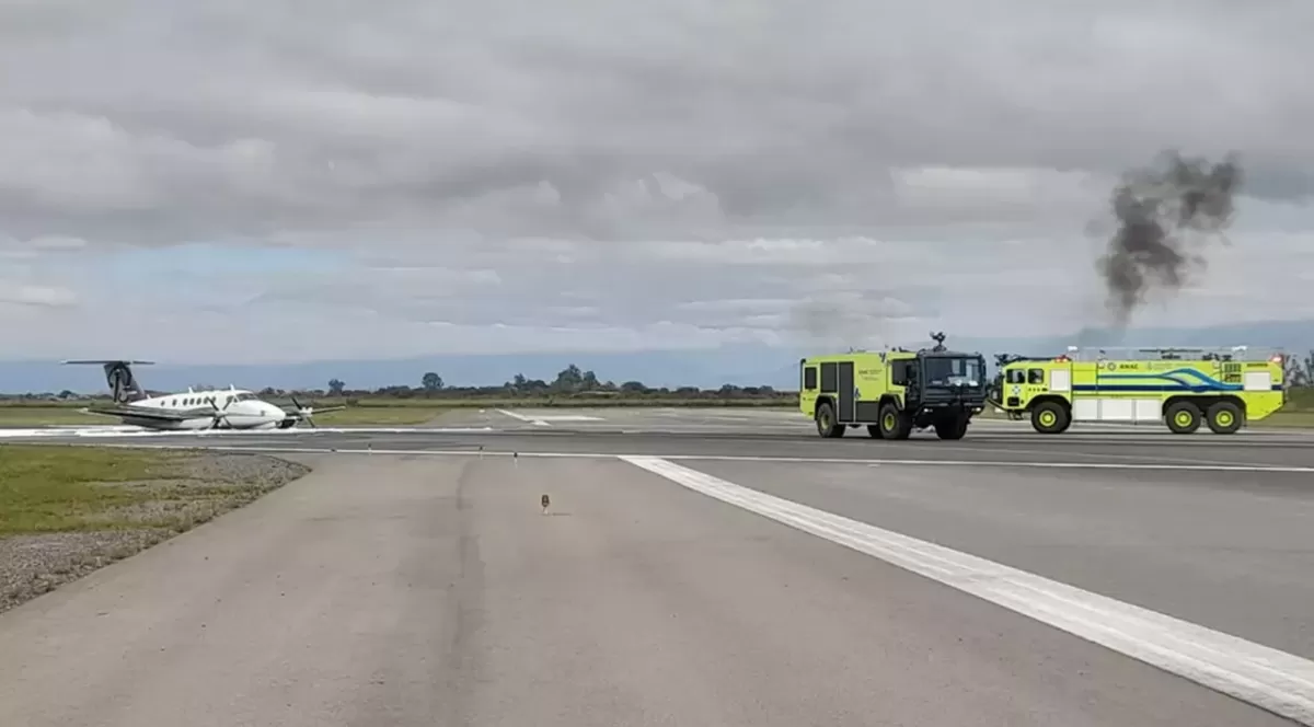 Salta: un avión descendió a tierra sin tren de aterrizaje 