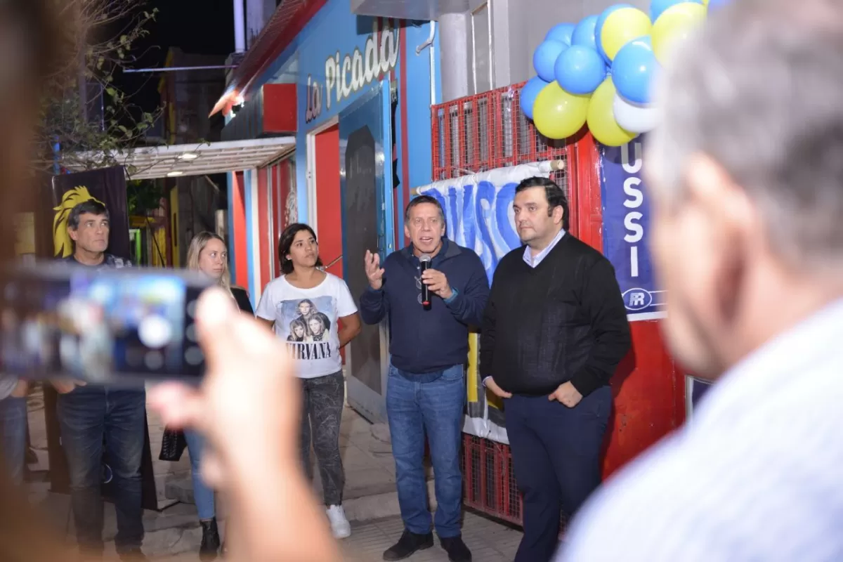 Anoche, el bussismo estrenó un local partidario de Fuerza Republicana en Famaillá