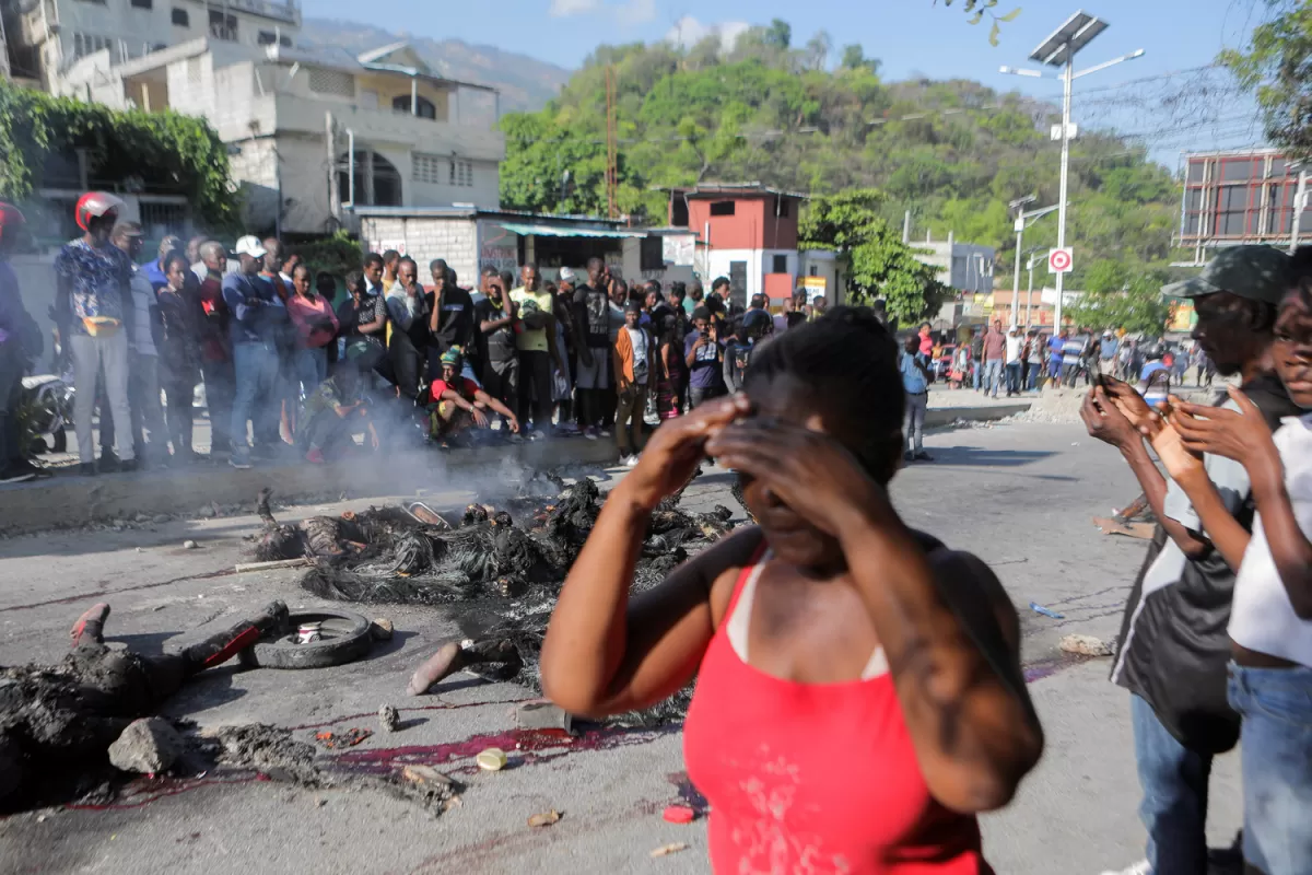 HAITI. Asesinaron y quemaron los cuerpos de más de 10 pandilleros.