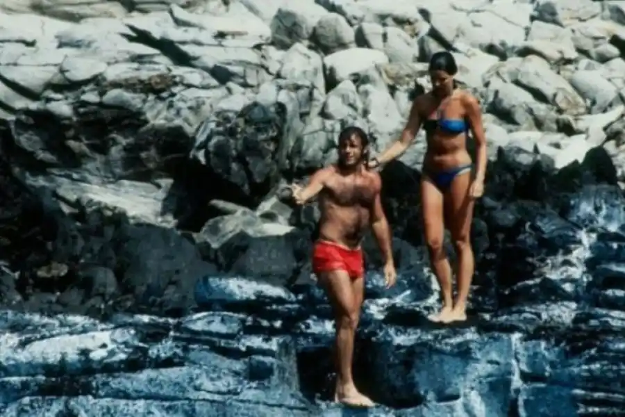 Las vacaciones de Guillermo Vilas y Carolina de Mónaco en Hawaii