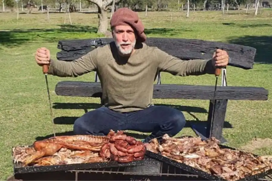 Actualmente, Batistuta vive en su imponente mansión en Santa Fe.