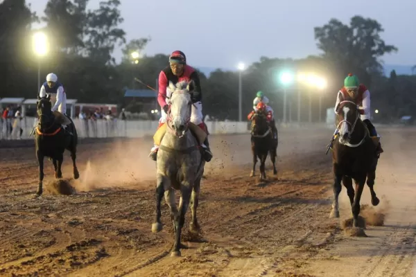 Turf: Prohibition se despide en Santiago y buscará brillar entre los fondistas