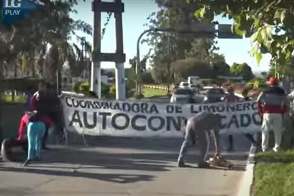 Autoconvocados del limón cortan el tránsito en Tafí Viejo