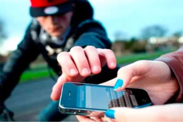 Celulares comprados con tarjeta de crédito: cómo recuperar el dinero gastado si te lo robaron