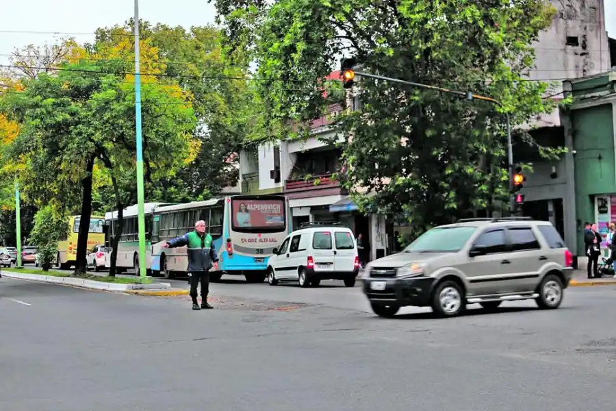 INTERMITENCIA. Algunos complejos de la ciudad funcionan sólo en amarillo. 
