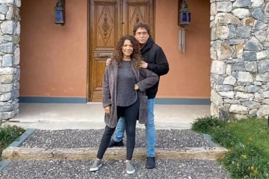 Patricia Sosa y Oscar Mediavilla en su lujosa mansión ubicada en las sierras de Córdoba.