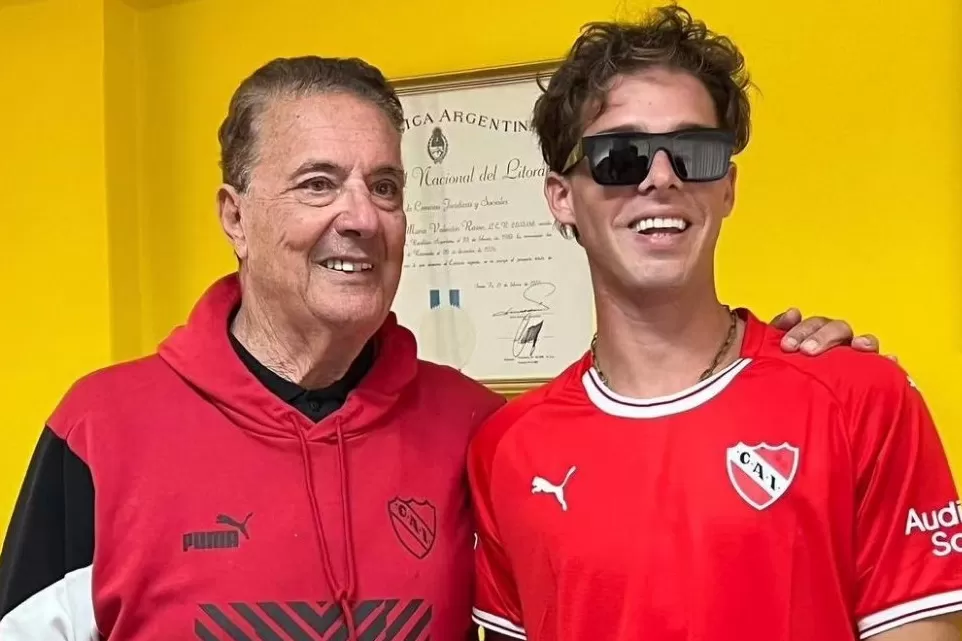 Santi Maratea junto al ídolo de Independiente, Pepe santoro