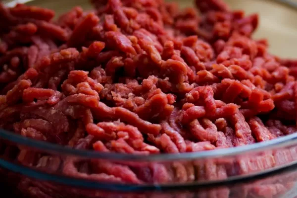 Desarrollan un cultivo bioprotector para combatir una bacteria de la carne