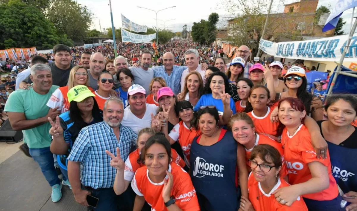 En medio de la campaña, el Gobernador encabezó un acto en el barrio San Fernando