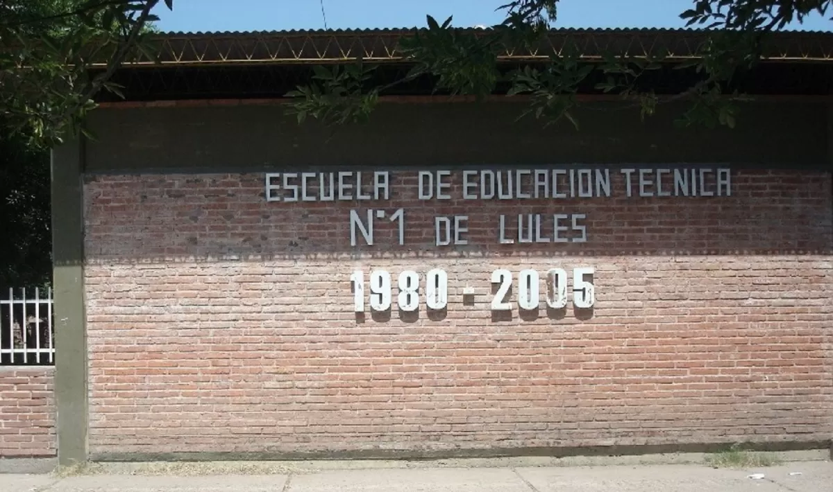 Escuela de Lules.