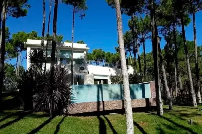 Así es la increíble mansión de Romina de Gran Hermano en Pinamar