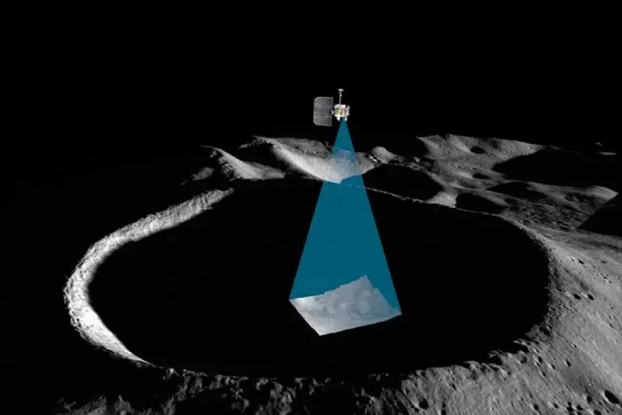 Las inéditas imágenes de la NASA del polo más oscuro de la Luna