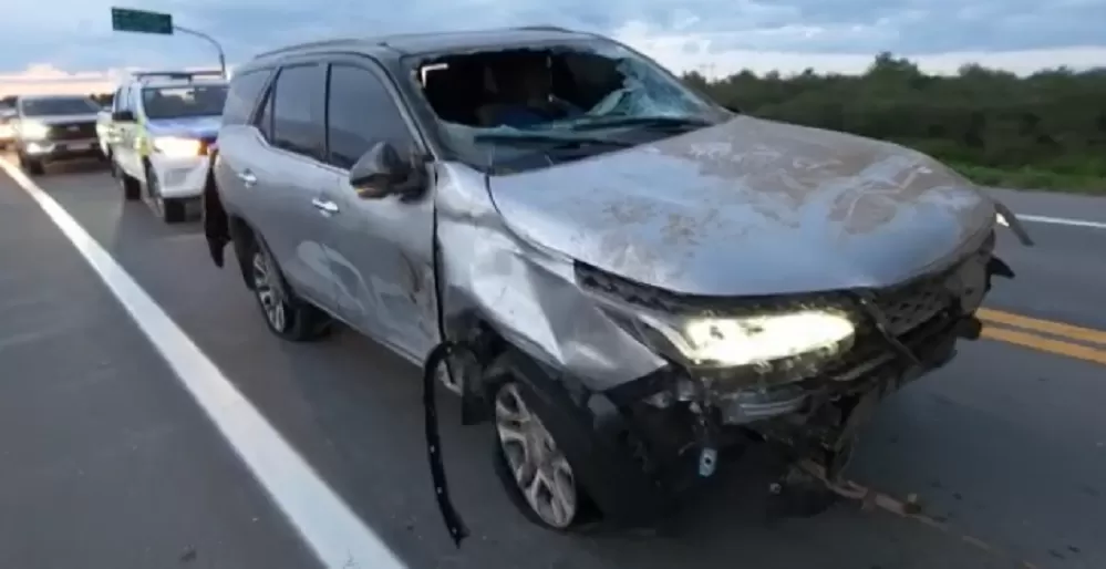 Video: con un tractor remolcaron la destrozada camioneta de El Pulga Rodríguez