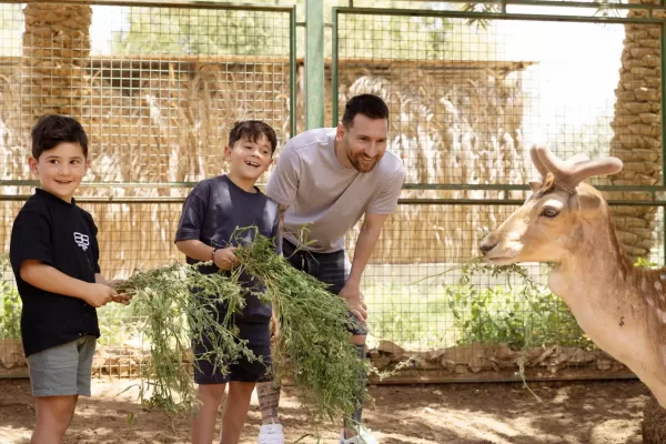 El PSG suspendió por dos semanas a Messi por viajar sin autorización a Arabia Saudita