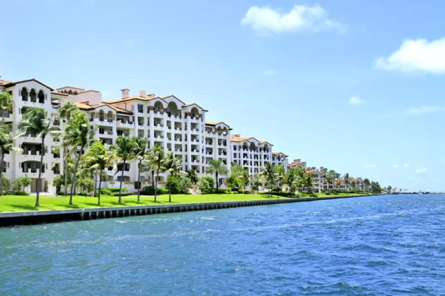 Poco más de 1.300 privilegiados pueden vivir en Fisher Island