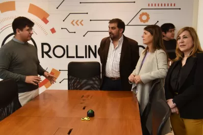 Hay 1.500 jóvenes esperando acceder a las becas para aprender programación que da la Municipalidad