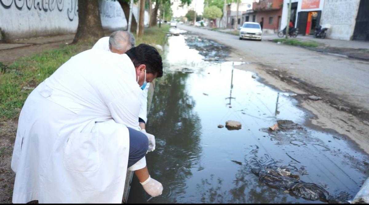Denuncian la presencia de bacterias peligrosas en aguas servidas de Tucumán