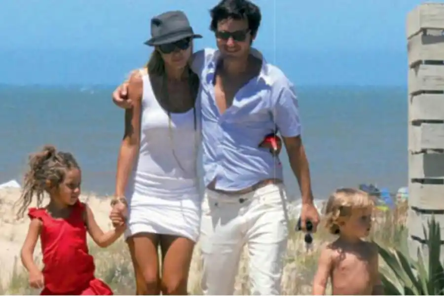 Pampita y Vicuña junto a Blanca y Bautista. 