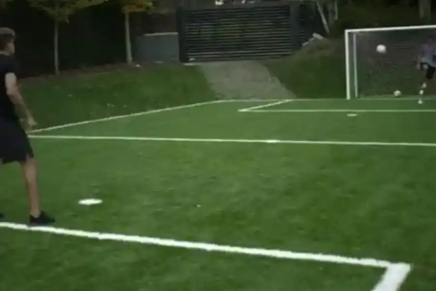 Una impresionante pileta y una cancha de fútbol: la increíble mansión del “Cholo” Simeone