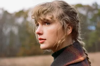 ¿Por qué Taylor Swift está regrabando su propia discografía?