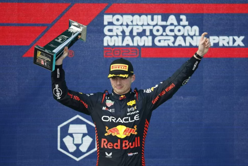UNA MÁQUINA. Verstappen ganó en Miami partiendo desde el 9° lugar. 