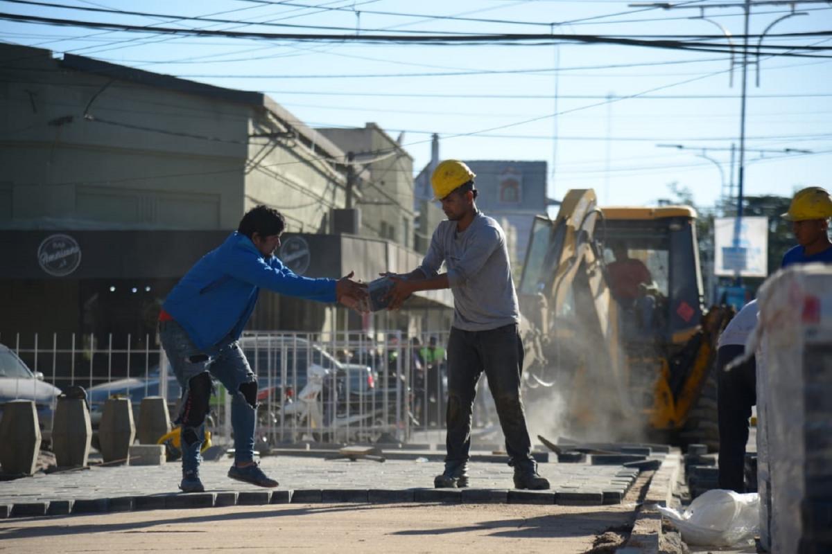 Famaillá: Manzur supervisó las obras en la plaza San Martín