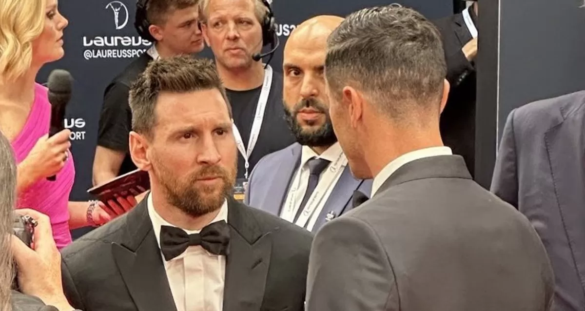 ¿Un guiño al Barcelona? El amistoso diálogo entre Lionel Messi y Robert Lewandowski en los premios Laureus