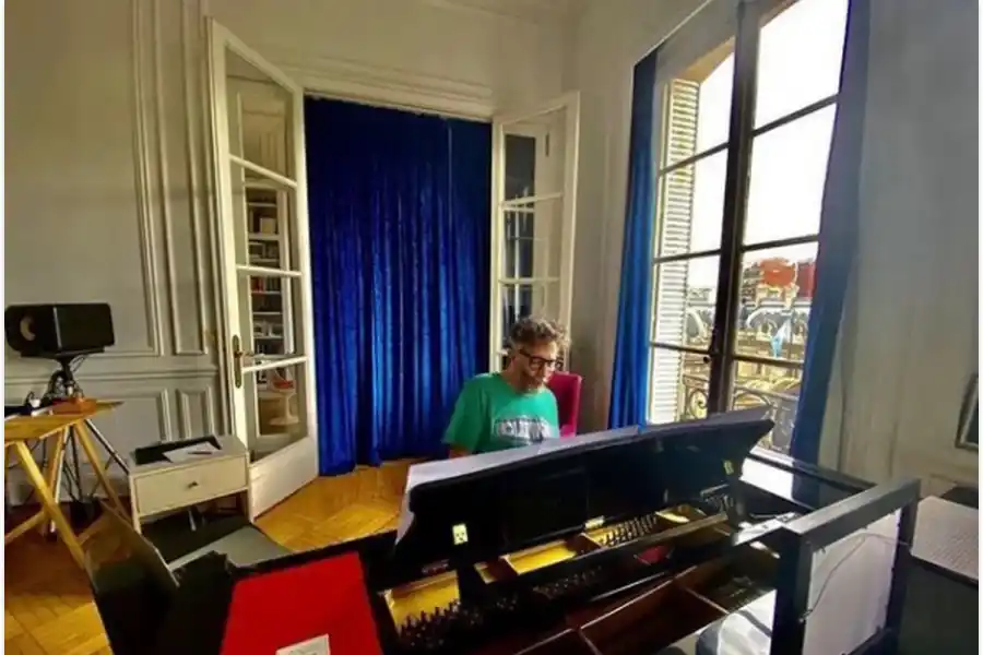 Cómo es la espectacular casa de Fito Páez en Buenos Aires