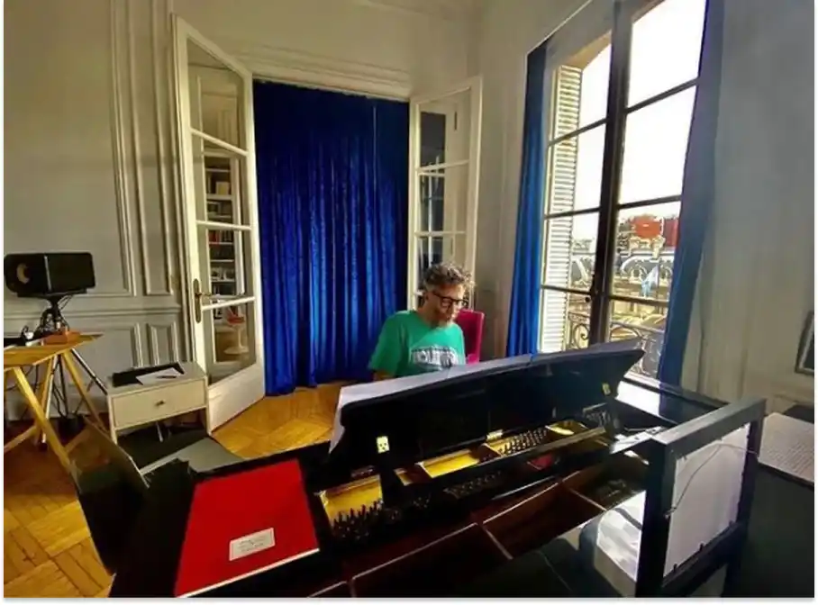 Cómo es la espectacular casa de Fito Páez en Buenos Aires