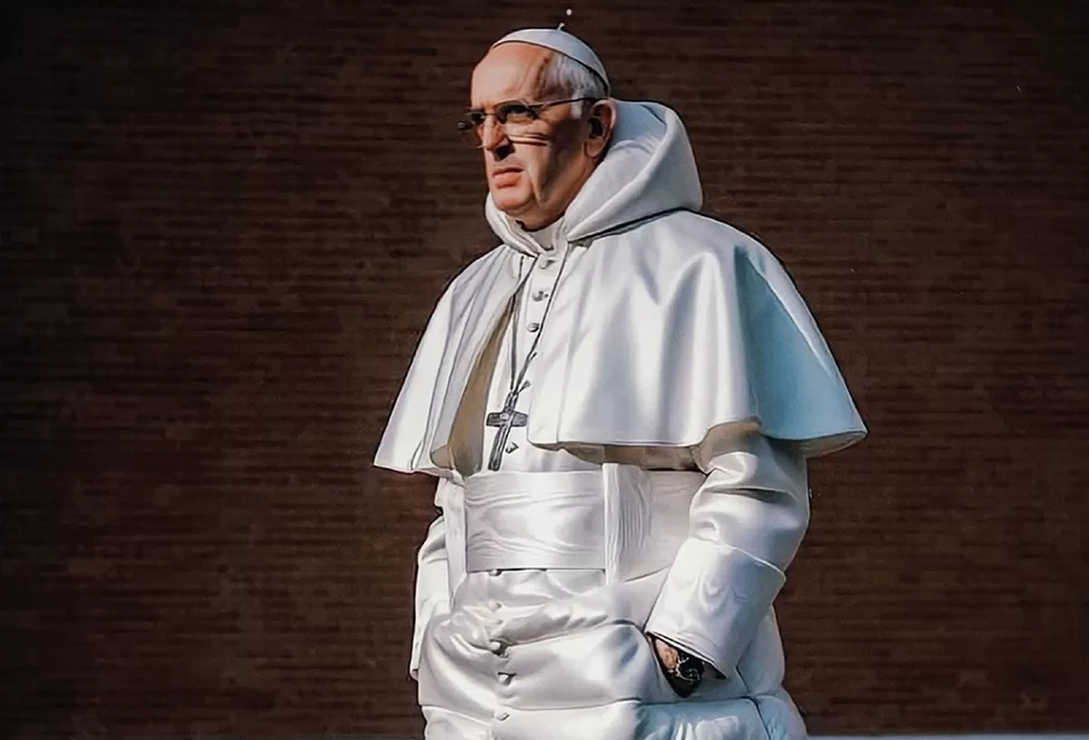 EL PRINCIPIO. Esta foto del Papa (hecha con IA) fue la que abrió la polémica sobre el uso de estas tecnologías. 