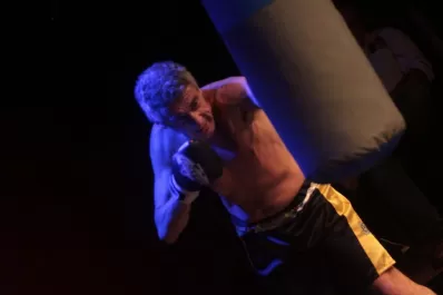 Un boxeador contra las cuerdas en “Bengala”
