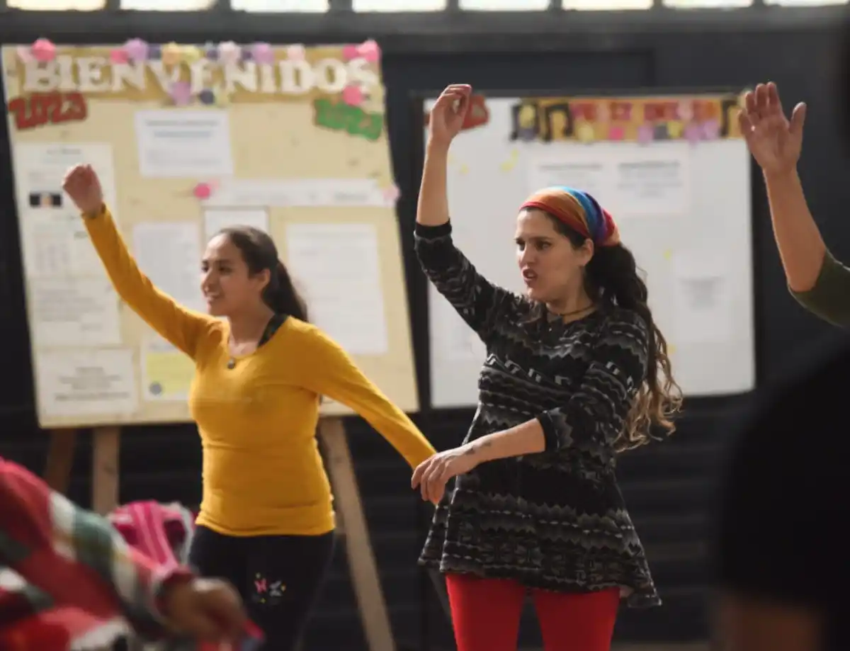 EL BAILE DEL TINJU. La coplera Cecilia Villafañe se sumó al ritmo. LA GACETA / FOTO DE FRANCO VERA.