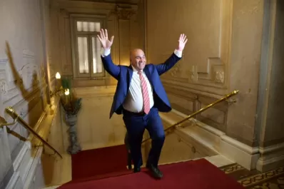 Entrevista a Juan Manzur: “Nosotros celebramos con la gente en la plaza; la oposición sólo festeja en los Tribunales”