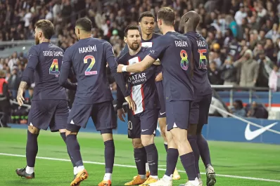 Muchos silbidos y una ovación para Messi en PSG