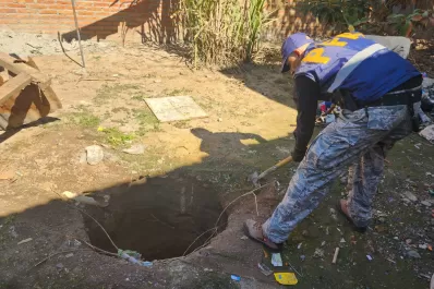 Al estilo Pablo Escobar, una banda enterraba dinero y droga en el fondo de las viviendas