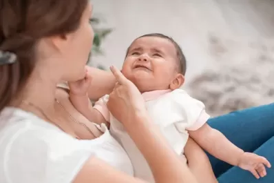 Empleadas domésticas: qué categoría corresponde las niñeras y cuánto cobrarán en mayo