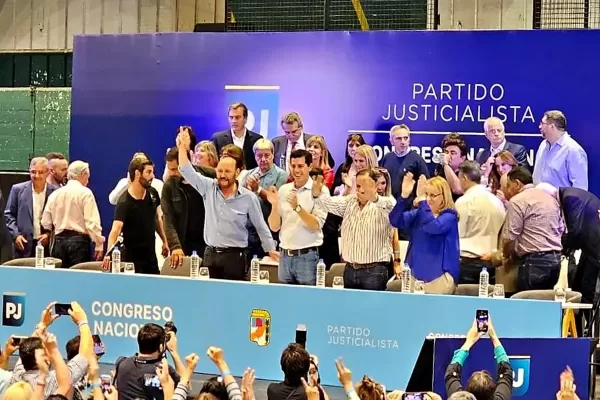 Sin la presencia de Alberto Fernández, el Congreso Nacional del PJ comenzó a sesionar