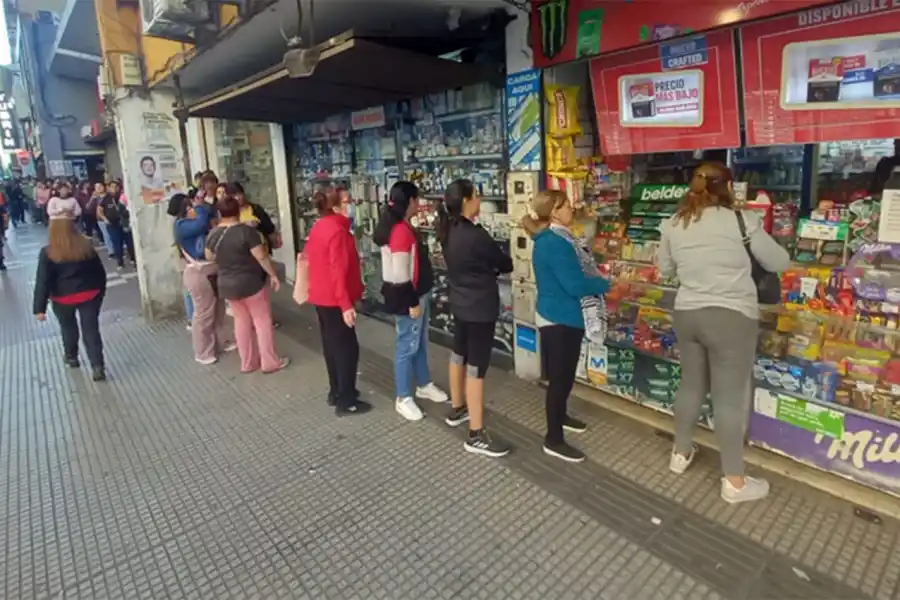 ¿DÓNDE RECARGAR? Desde la empresa que maneja el sistema de la Tarjeta Ciudadana habilitó 12 puntos en la capital, Yerba Buena y Tafí Viejo. 