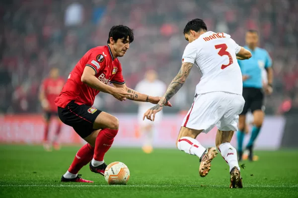 El Bayer Leverkusen del Tucu Palacios no pudo torcer el destino ante Roma