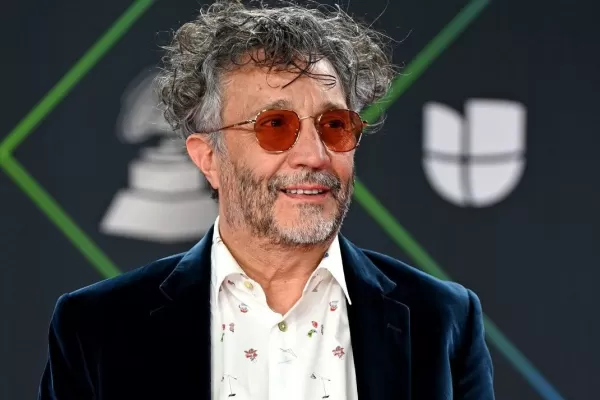El amor después del amor: adolescentes no reconocieron a Fito Paéz y lo confundieron con un vagabundo